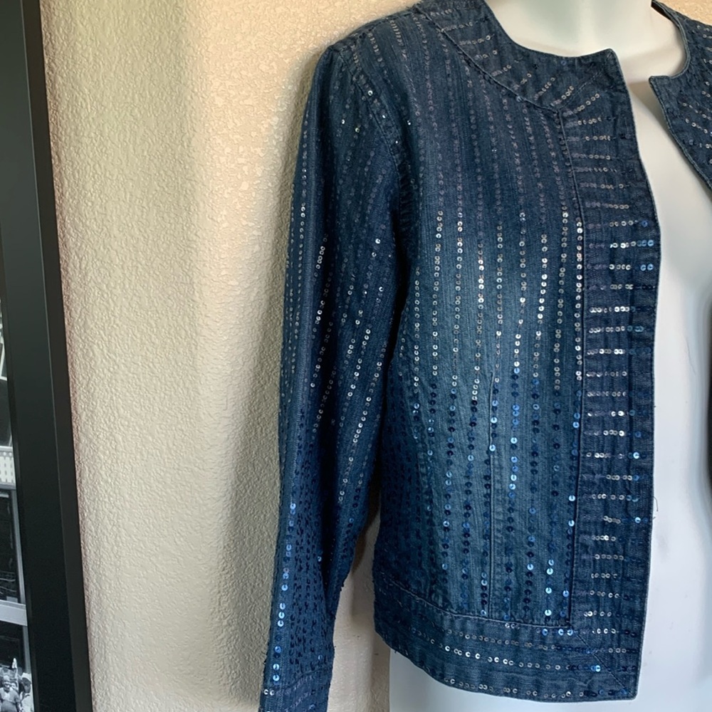❌SOLD ❌ CHICO’s denim jack - Picture 4 of 17